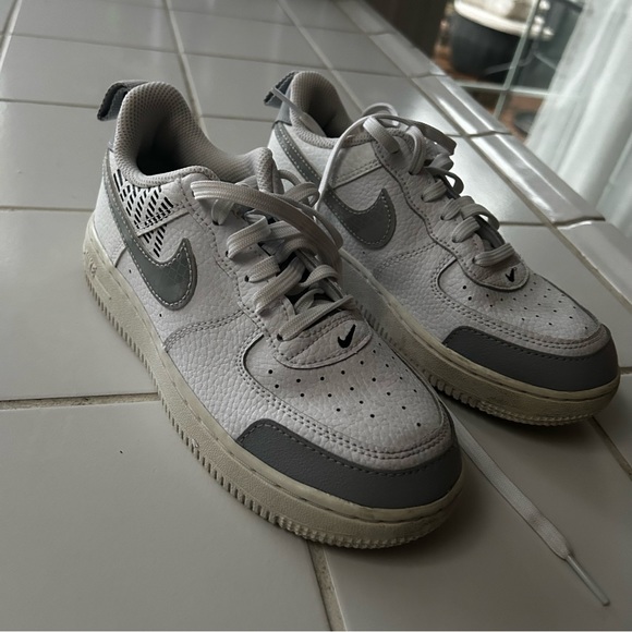 Nike Other - Kids white grey Air Force 1 Nike in great shape kids child size 2 Y silver beige